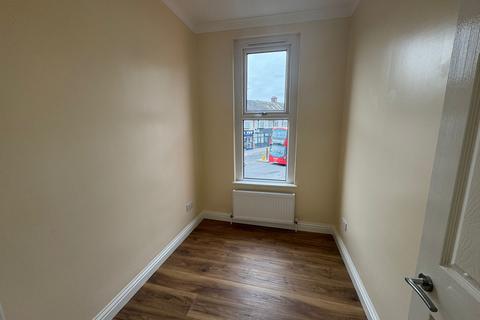 3 bedroom flat to rent, Thornton Heath, CR7 CR7