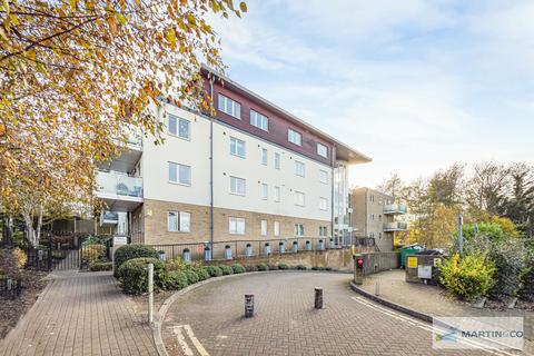 2 bedroom penthouse to rent, Vantage Point, 174 Sanderstead Road