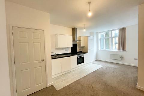 2 bedroom apartment to rent, Victoria Avenue, Southend-On-Sea SS2