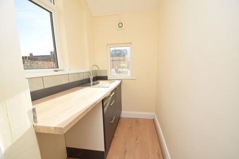 3 bedroom terraced house to rent, Mitchell Street, South Moor