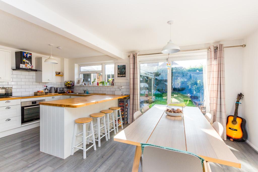 Kitchen/dining area