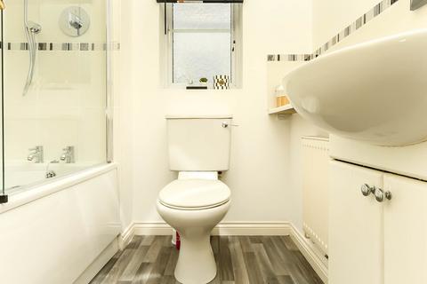 2 Abbots Close, Kettering, NN15 6GZ