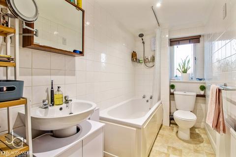 4 Bedford Close, Tiptree, Colchester, CO5 0DB