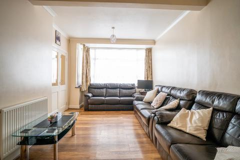 3 bedroom terraced house for sale, Scotts Road, Southall