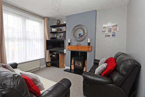 2 bedroom end of terrace house for sale, Bynes Road, South Croydon