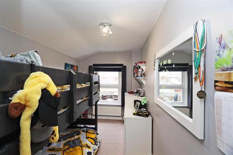 35 Bynes Road, South Croydon, CR2 0PY