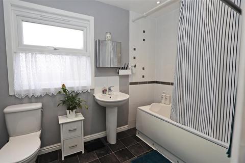 35 Bynes Road, South Croydon, CR2 0PY