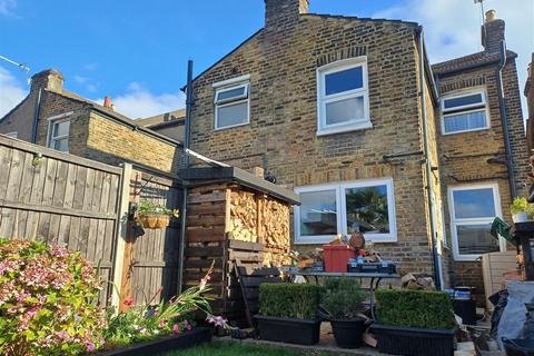 35 Bynes Road, South Croydon, CR2 0PY