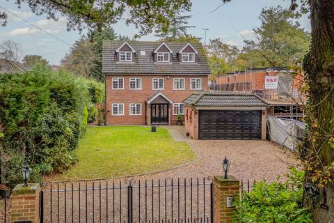 5 bedroom detached house for sale, Ridgeway, Brentwood CM13