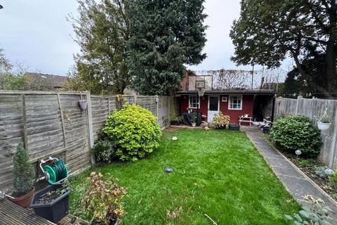 3 bedroom property to rent, Littlefield Road, Edgware