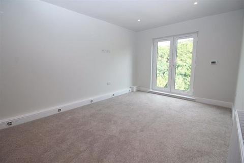 1 bedroom flat to rent, Woodland Court, Soothouse Spring, Childwick Green, St Albans AL3 6NR