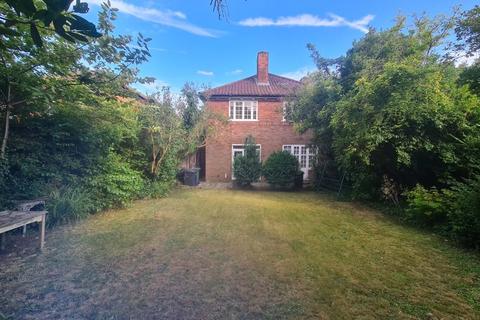 4 bedroom detached house for sale, Brockley Avenue, Stanmore, Middlesex, HA7 4LX