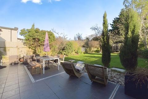 4 bedroom detached house for sale, Selvage Lane, Mill Hill