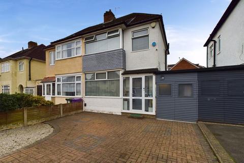 Burland Avenue, Claregate, Wolverhampton WV6