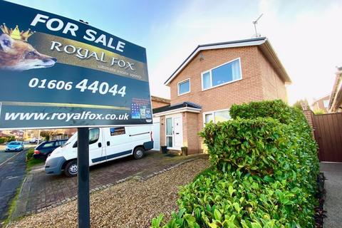 3 bedroom detached house for sale, Chestnut Grove, Barnton