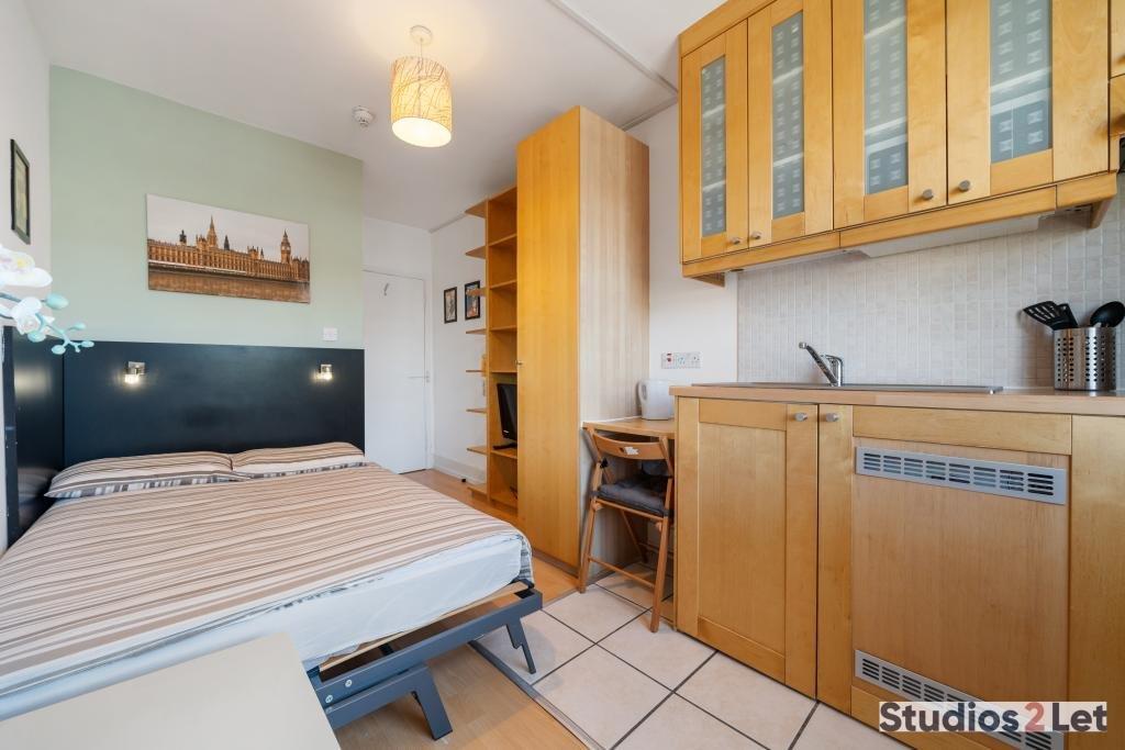 Bedroom / Kithcen
