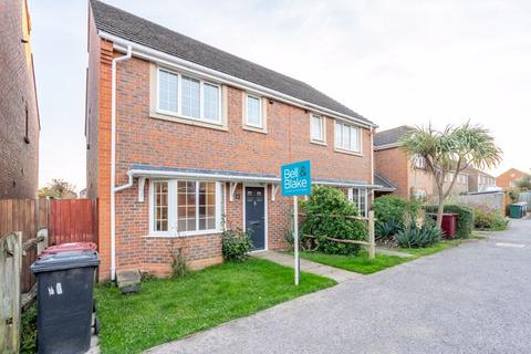 3 bedroom semi-detached house for sale, Caspian Close, Chichester