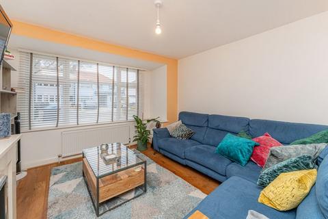 3 bedroom terraced house for sale, Winnington Road, Enfield