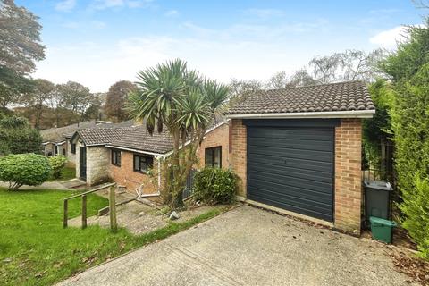 4 bedroom detached house to rent, Hollowood Road, Alverstone Garden Village