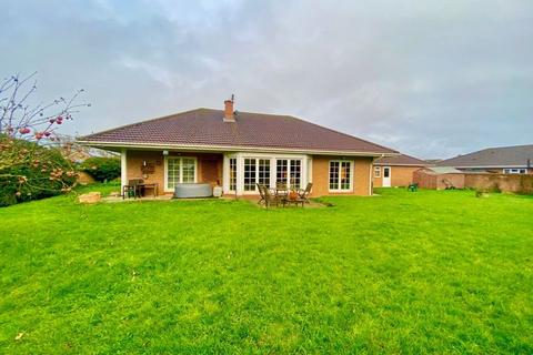 4 bedroom detached bungalow for sale, Colster Way, Colsterworth NG33