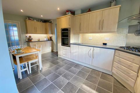 4 bedroom detached house for sale, Riverside Way, Leicester LE19