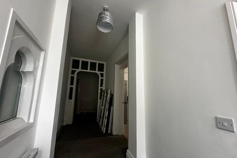 2 bedroom flat to rent, Gedling Grove, Arboretum, Nottingham, NG7