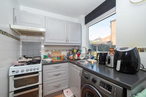 2 bedroom terraced house for sale, Coniston Road, Barnsley S71