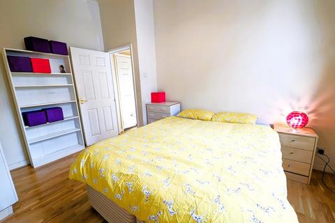 2 bedroom flat to rent, SHORT OR FLEXI STAY BILLS INC TWO BED FLAT NOTTING HILL GATE