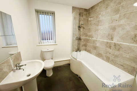 2 bedroom apartment to rent, Vauxhall Road, Merseyside L5