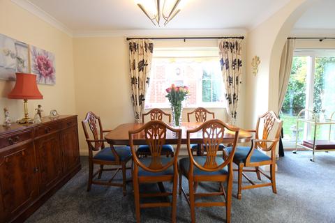 4 bedroom detached house for sale, Harmonds Wood Close, Broxbourne EN10