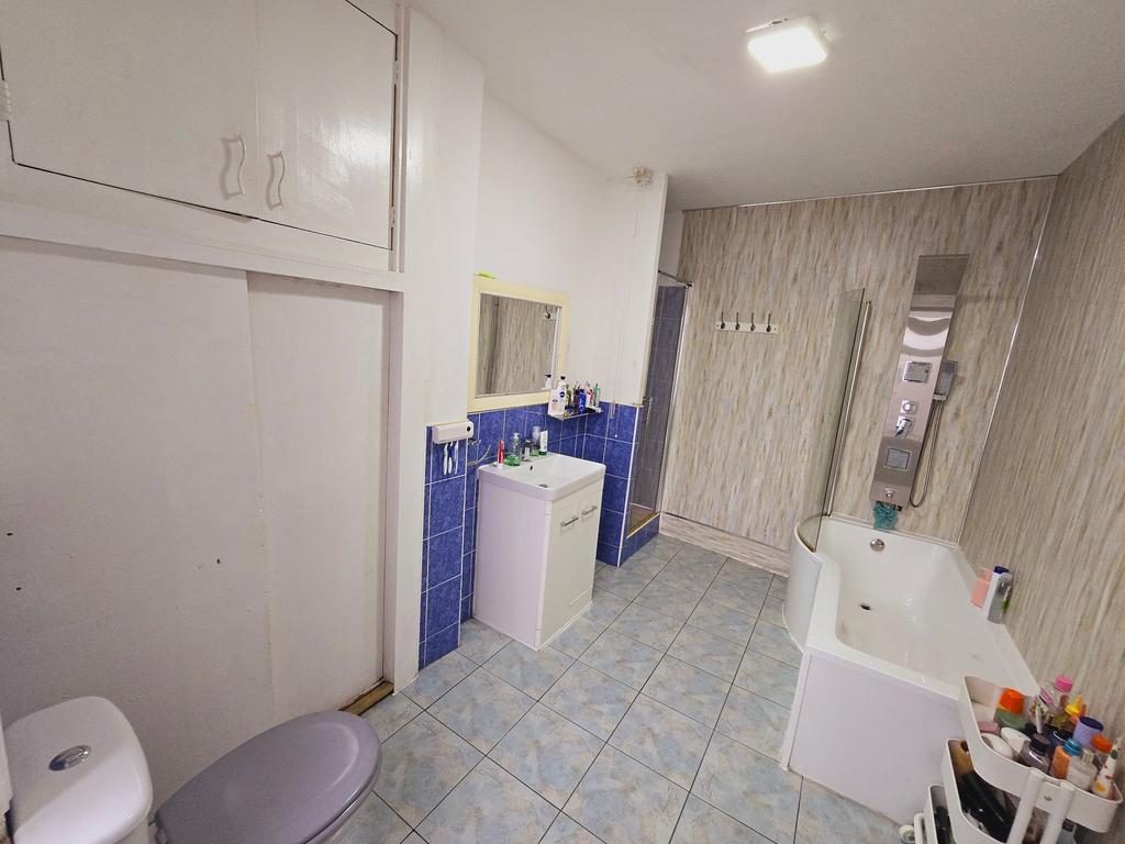 Photograph 17