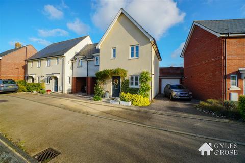 3 bedroom detached house for sale, Corunna Drive, Colchester