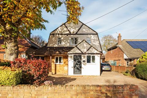 4 bedroom detached house for sale, Cambridge Road, Wigmore ME8