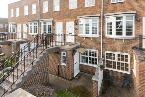 1 bedroom ground floor maisonette for sale, Regency Way, Bexleyheath, Kent