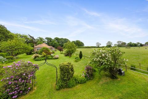 4 bedroom chalet for sale, Golden Lane, Steyning BN44