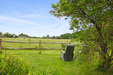 4 bedroom chalet for sale, Golden Lane, Steyning BN44