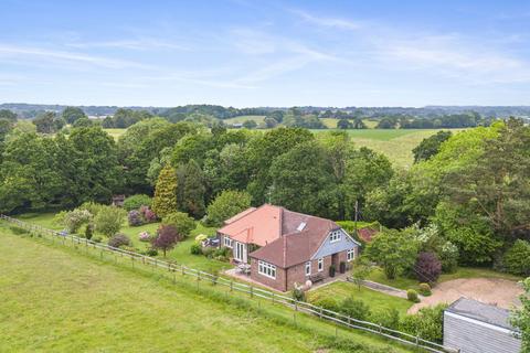 4 bedroom chalet for sale, Golden Lane, Steyning BN44