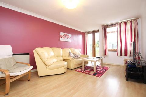 2 bedroom ground floor flat to rent, Stanwick Court, Peterborough PE3