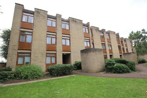 2 bedroom ground floor flat to rent, Stanwick Court, Peterborough PE3