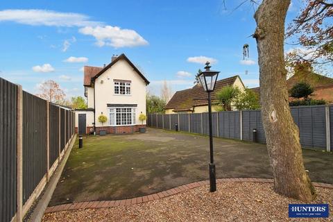 3 bedroom detached house for sale, Saffron Road, Wigston