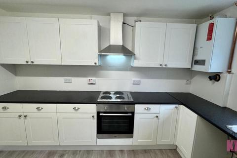 3 bedroom maisonette for sale, Hollands Avenue, Folkestone, Kent CT19 6PW