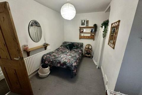 4 bedroom terraced house to rent, St. Stephens Road, Nottingham, Nottinghamshire, NG2