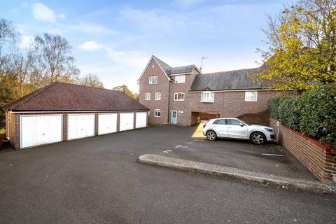 2 bedroom apartment for sale, Riverside, Codmore Hill, Pulborough, West Sussex