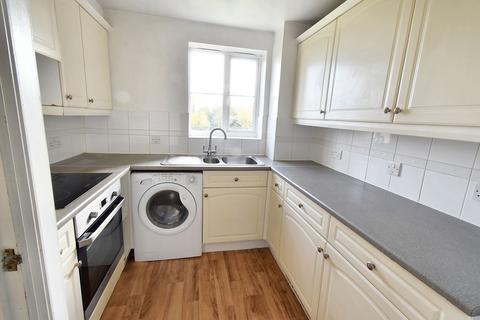 2 bedroom flat for sale, Richard Hillary Close, Ashford TN24