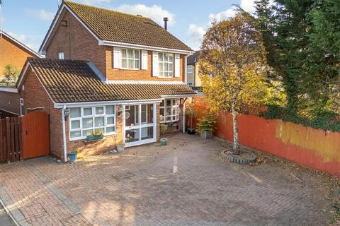 4 bedroom detached house for sale, Thorp Close, Aylesbury HP21