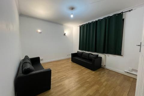 4 bedroom terraced house to rent, Morrab Gardens, Ilford, Essex, IG3