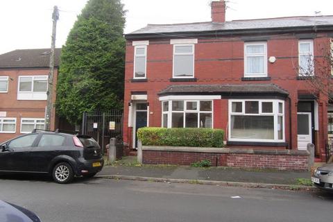 3 bedroom end of terrace house to rent, Cromwell Avenue, Whalley Range, Manchester. M16 0BG