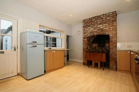 2 bedroom terraced house to rent, Brick Kiln Row, Altrincham