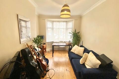 3 bedroom terraced house to rent, Holmesley Road, London SE23