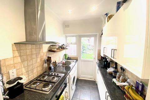 3 bedroom terraced house to rent, Holmesley Road, London SE23